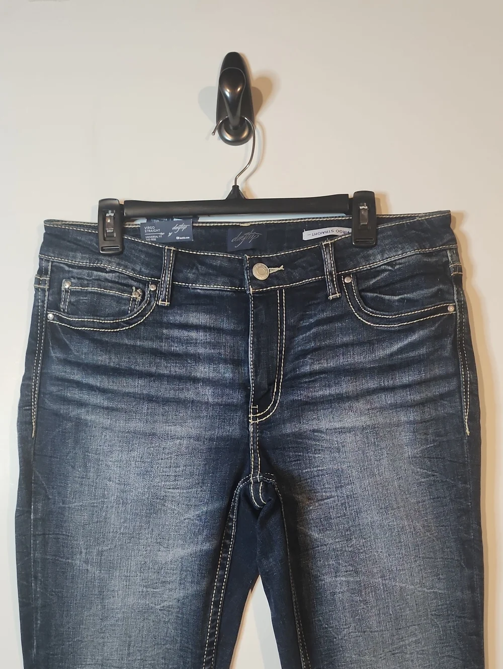 Daytrip Virgo Universal Fit Straight Jeans NWT Size 30 Regular